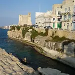 Penzion The 1930's Maltese St. Paul's Bay