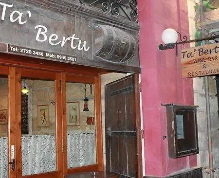 The 1930's Maltese 招待所 圣保罗湾城