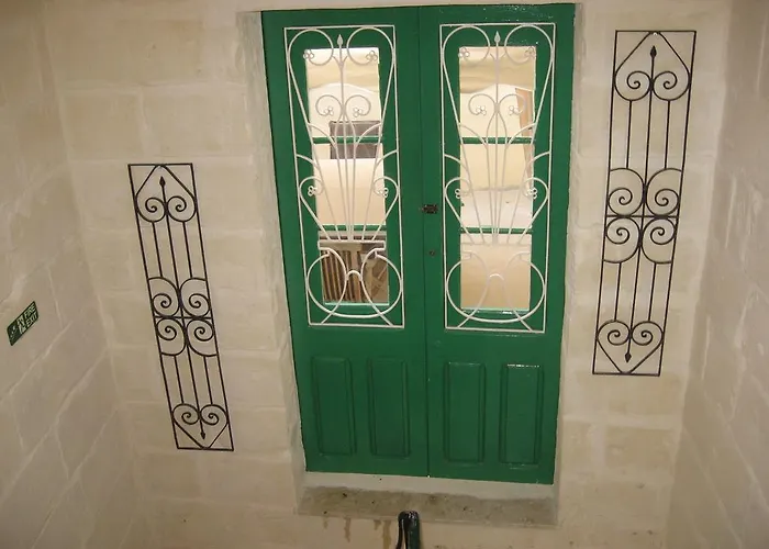 The 1930's Maltese 招待所 圣保罗湾城