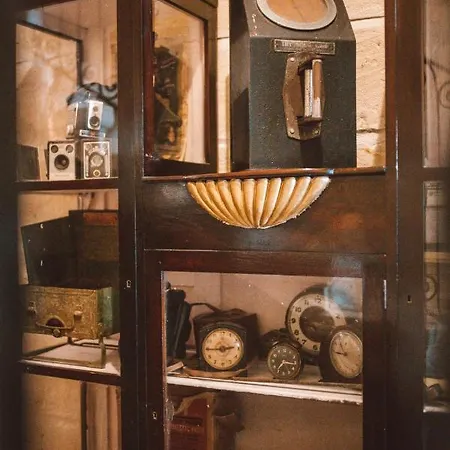 The 1930's Maltese * Σεντ Πόλς Μπέι