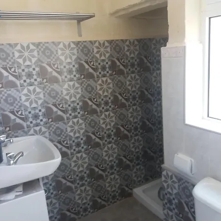 The 1930's Maltese 4*