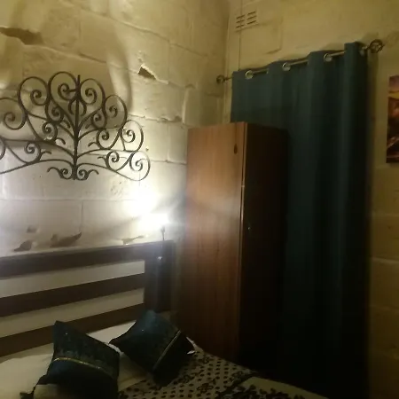 The 1930's Maltese 4* St. Paul's Bay