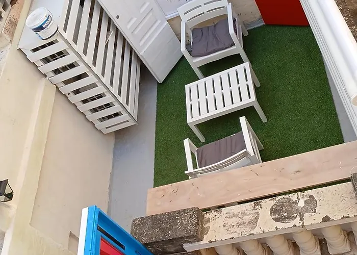 The 1930's Maltese Maison d'hôtes San Pawl il-Baħar