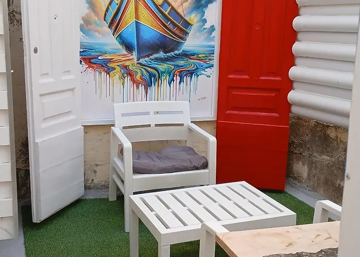 The 1930's Maltese 4*