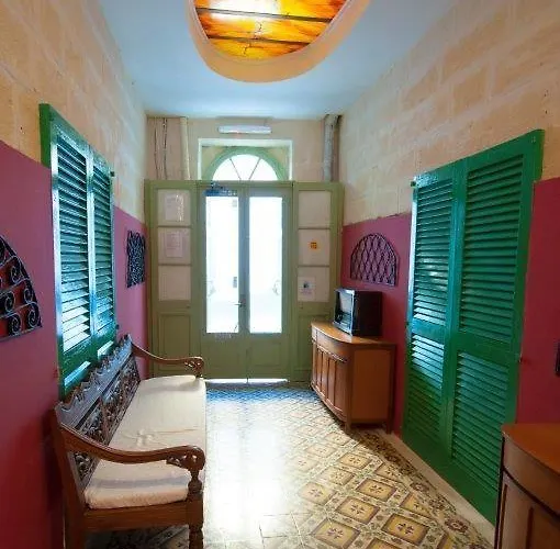 The 1930's Maltese 4*