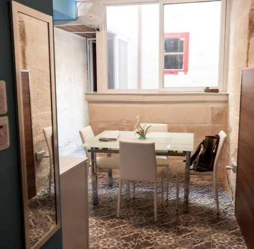 The 1930's Maltese Maison d'hôtes San Pawl il-Baħar