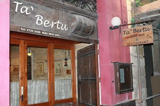 The 1930's Maltese Maison d'hôtes San Pawl il-Baħar