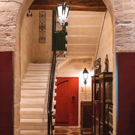 The 1930's Maltese 4*