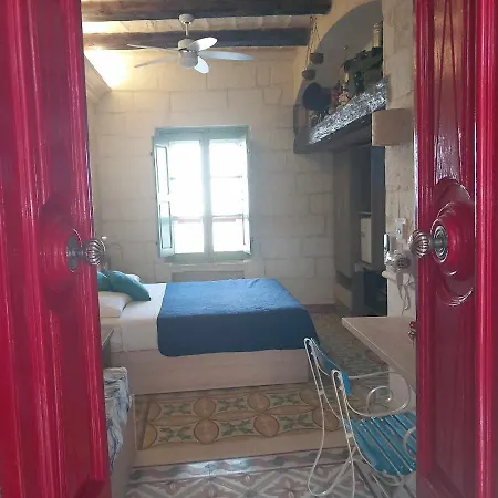 The 1930's Maltese Casa de hóspedes