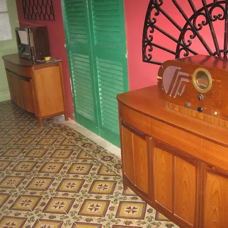 Casa de hóspedes The 1930's Maltese St. Paul's Bay