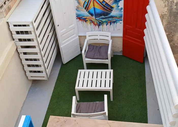 The 1930's Maltese بيت ضيافة